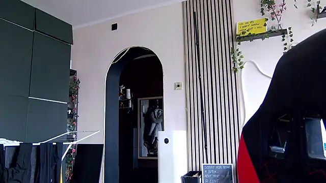 karo123421 Adlı Modelin Canlı XXX Sohbeti