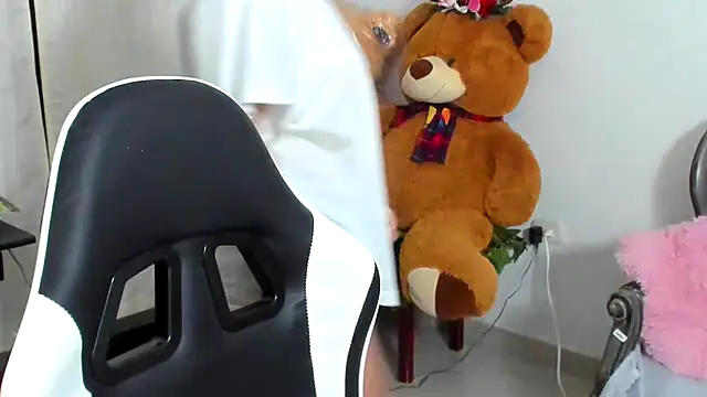 Czat XXX na żywo – __Emma__11__Lecat_