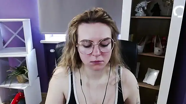 Zoey_Erotic – Naživo XXX chat