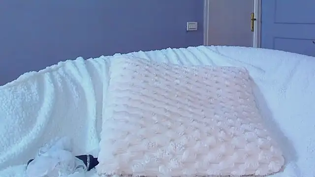 Awww_Ella: απευθείας συνομιλία ΧΧΧ