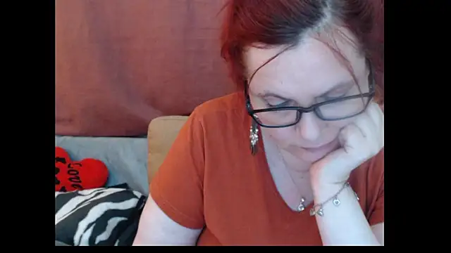 PlayfullMature Live XXX-chat