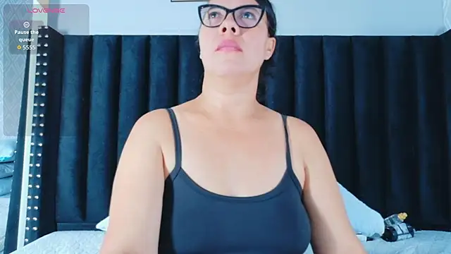 hotlatinateacher's Live XXX Chat