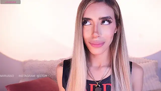 StormiRusso élő XXX-chatje