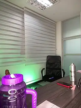 riri_brunneteのライブXXXチャット