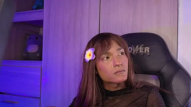 Pokazy przed kamerką – tiffanyy_777