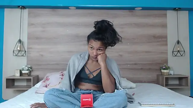 Lili_Lavander লাইভ XXX চ্যাট