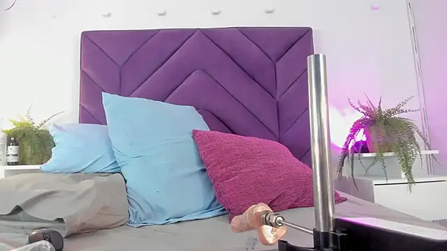 Kaylachannell Adlı Modelin Canlı XXX Sohbeti