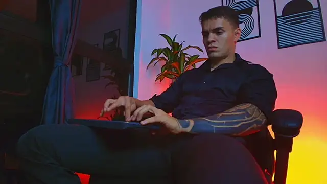 ALPHA_DOMINUS_: вебкам-шоу