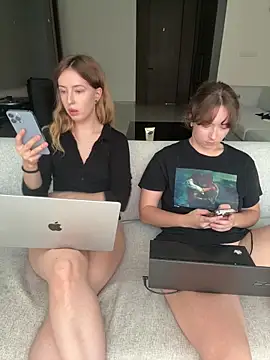 Nura_n_Sarah Pertunjukan Webcam