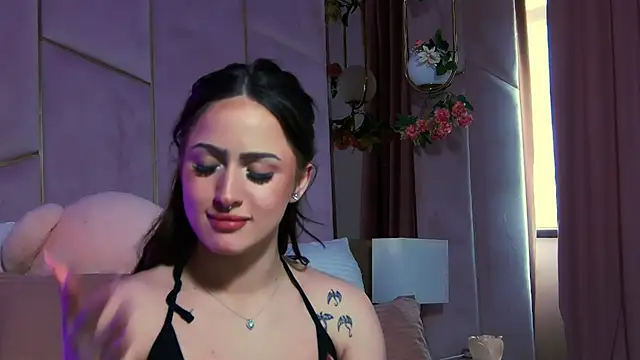 LucyLextonX Chat XXX live