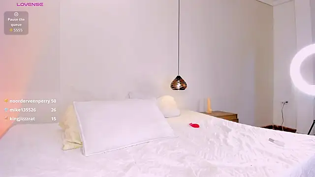 Chatroom XXX en direct de REINA_ADAHARA