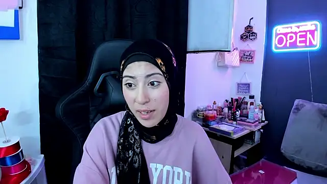 chaymae_nah_'s Live XXX Chat