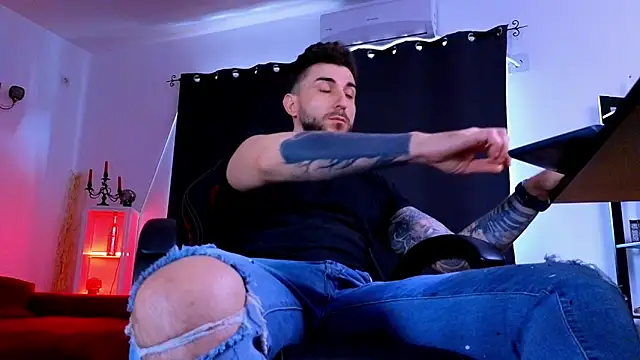 MightyAaron66 Live XXX-Chat