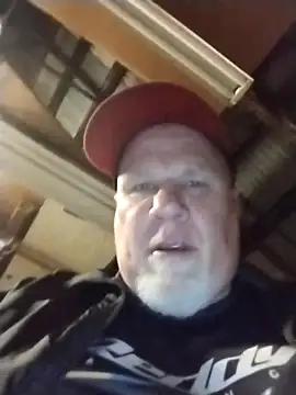 Reddog833 Show Webcam