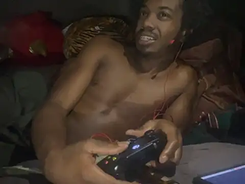 SlimeCrownzOut5のライブXXXチャット