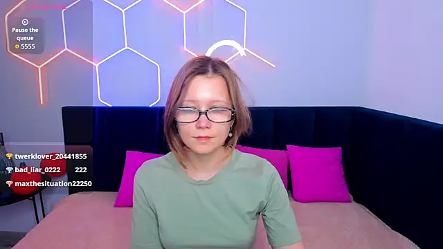 EmmaEthereal: α πευθείας συνομιλία ΧΧΧ