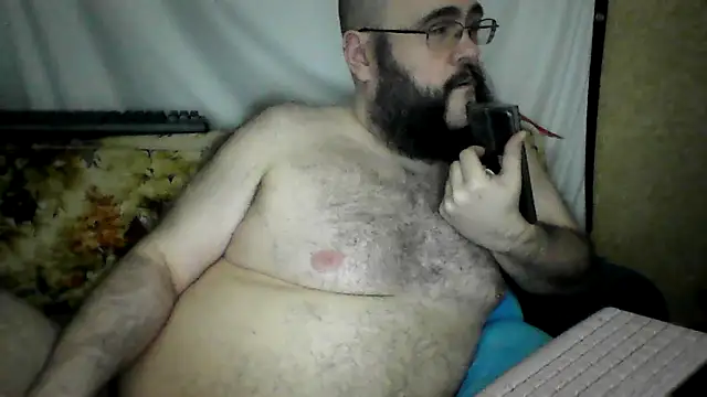 BriTheTopBear: διαδικτυακό σόου στην κάμερα