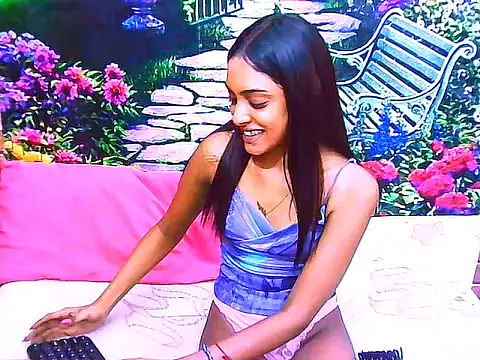 IndianPretty14u2LuvのライブXXXチャット