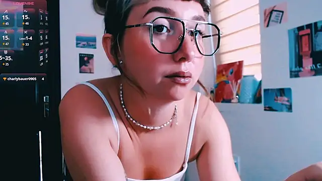 XXX chat uživo modela Cosmo_Riri