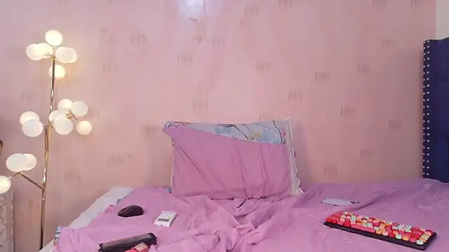 Chat XXX ao vivo de littleebonymommy