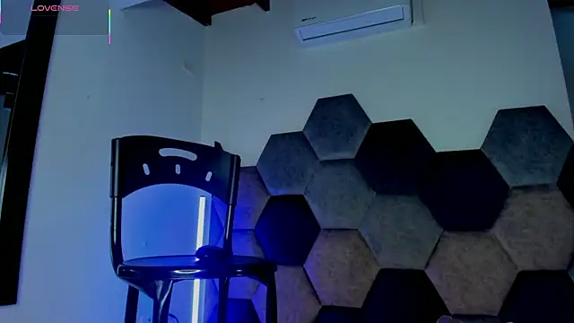 Latrellx7 在線直播表演