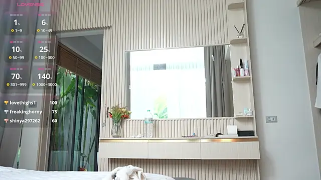 YourNaughtyMiss Live XXX-chat