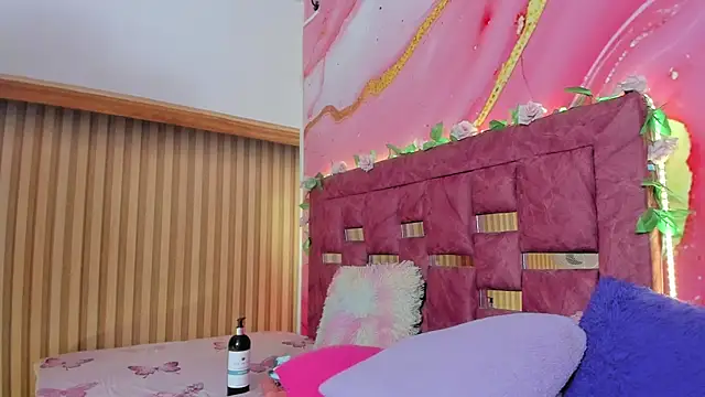 Daisy__rose Show in webcam