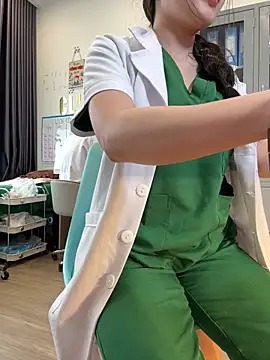 secretly_masturbating Adlı Modelin Web Kamerası Şovu