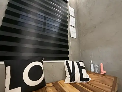 wild_apple69: διαδικτυακό σόου στην κάμερα