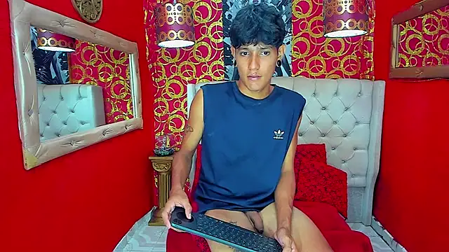 straightyoungpein's Webcam Show