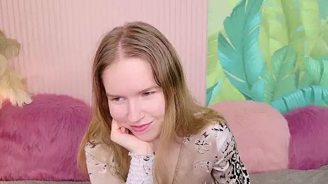 Chat +18 de Alida_Brice ao vivo