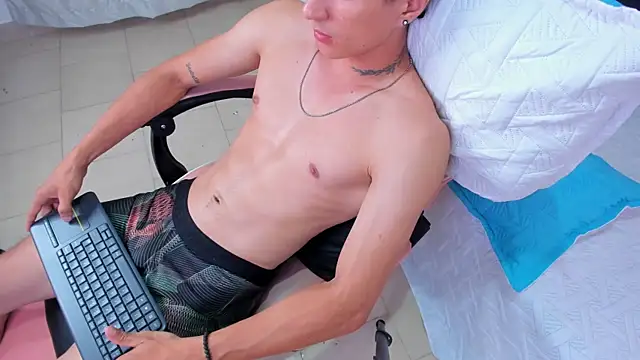 Živý XXX chat Dark_Valentino_