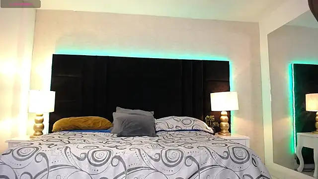 SkylerBigxxx Show Webcam