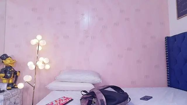 Chat XXX ao vivo de littleebonymommy