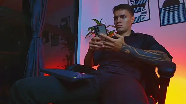 ALPHA_DOMINUS_ 在線直播表演