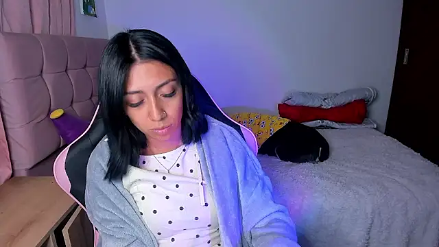 Bellacatx's Live XXX Chat