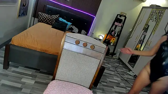 Xrated_Mistress_Anne Pertunjukan Webcam