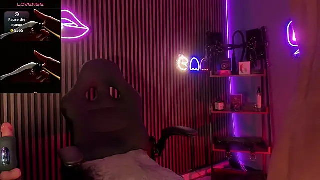 Maximoking26's Live XXX Chat