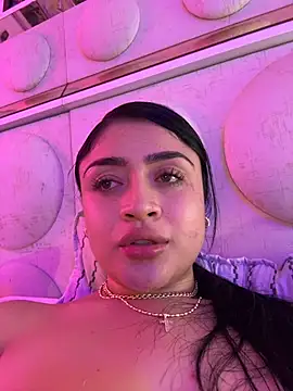 lucianaroy – Naživo XXX chat