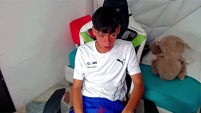 Liarr_ élő XXX-chatje