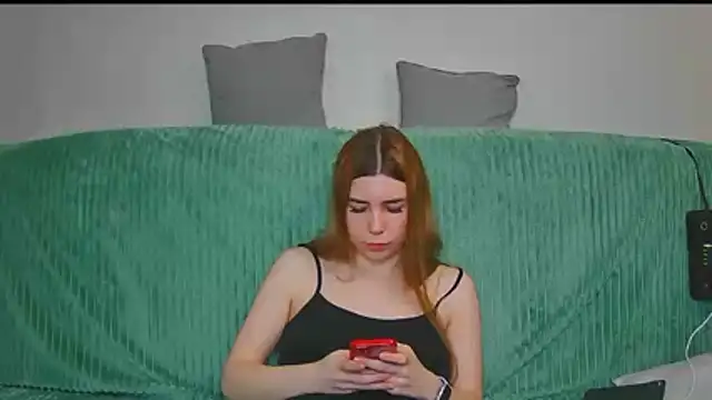 دردشة ElllaNuar الجنسية المباشرة