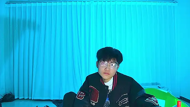 Živý XXX chat KK-cuteboy