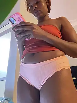 Dellah27 Chat XXX in diretta