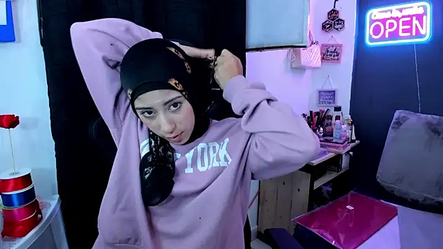 chaymae_nah_ webcam show