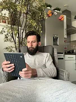 Онлайн чат XXX Michel_huge