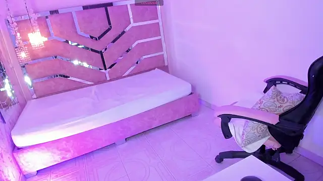 SariBloomy Live XXX-chat