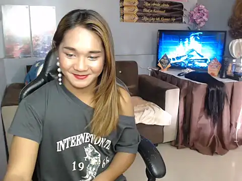 fuckercumm 网络视讯表演