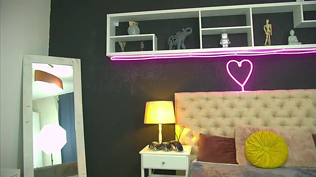 Pertunjukan Kamera Web TaniaKaverina