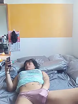 estradiolist Adlı Modelin Canlı XXX Sohbeti