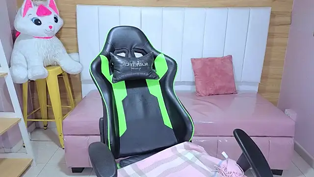 Emilia_love_a Chat XXX in diretta